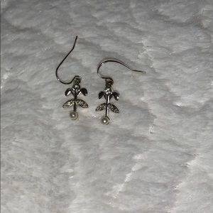 silver/white earrings
